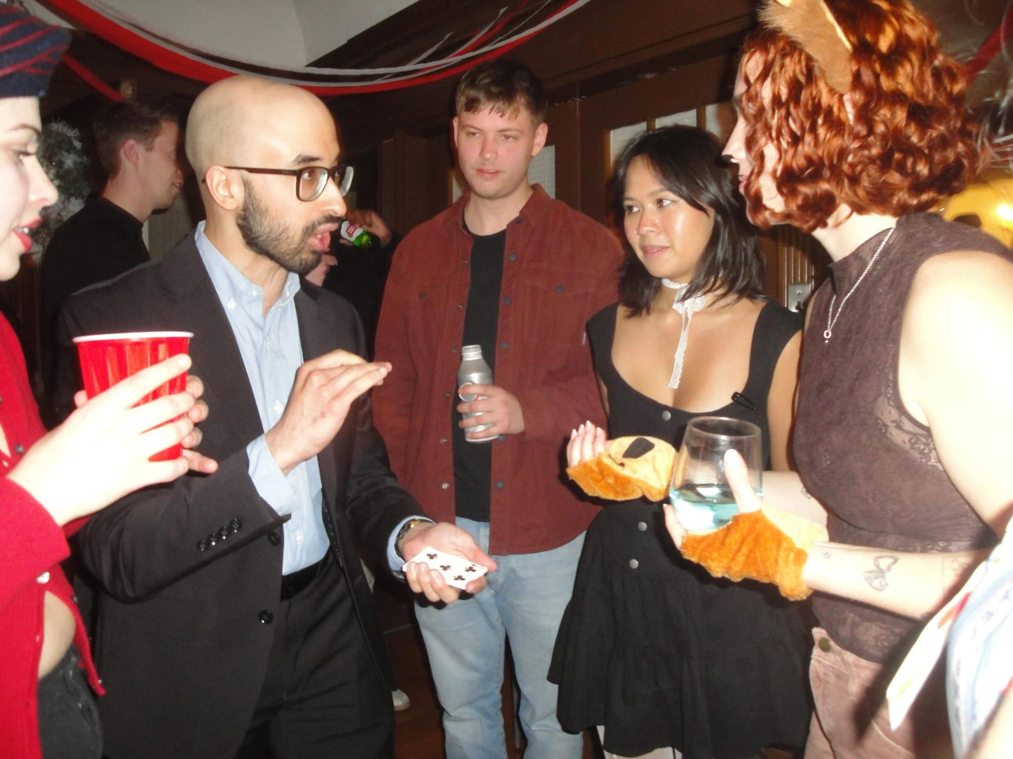Top-Rated Corporate Magician Boston for Trade Shows | Magician Peter