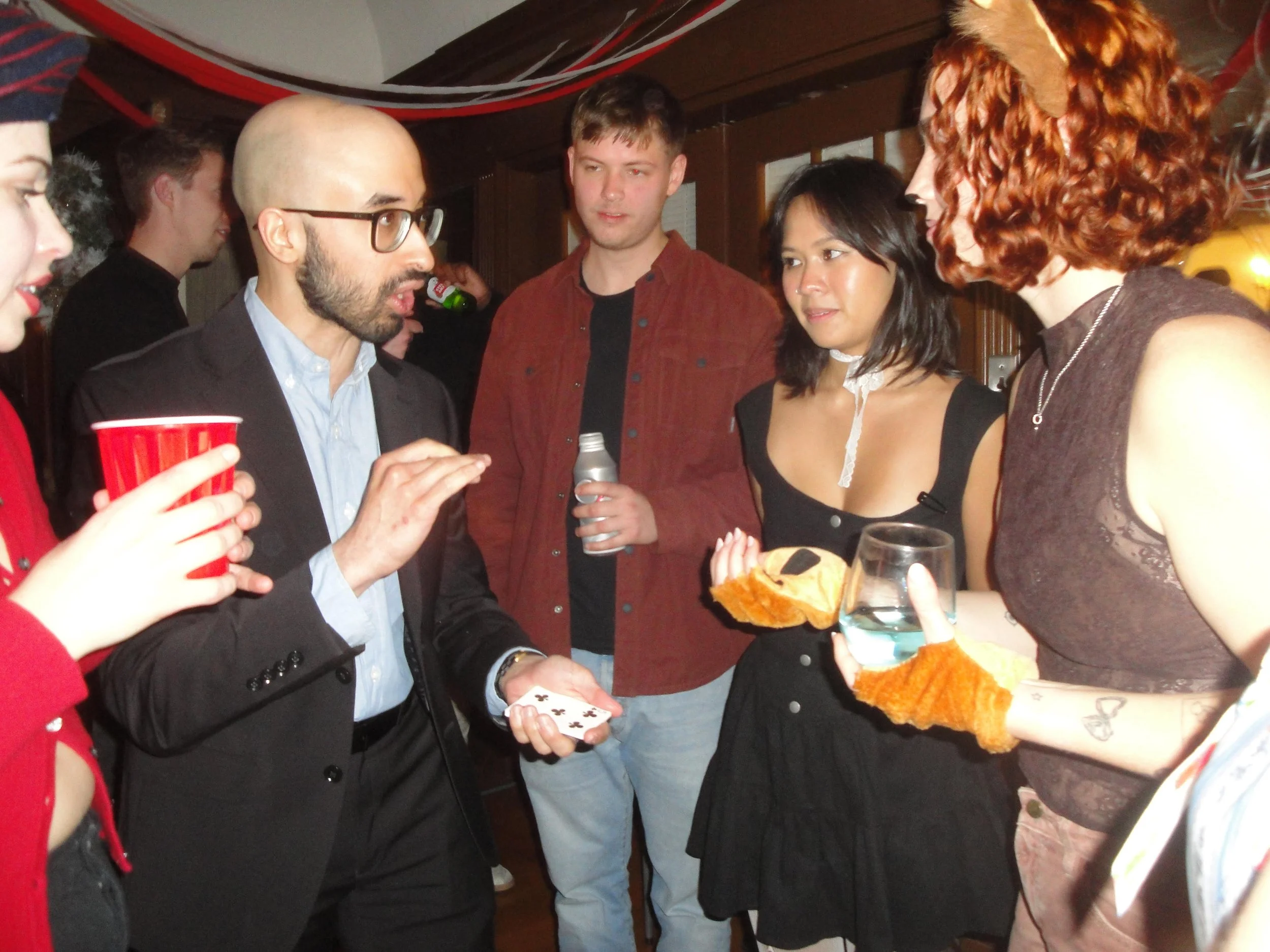 Top-Rated Corporate Magician Boston for Trade Shows | Magician Peter